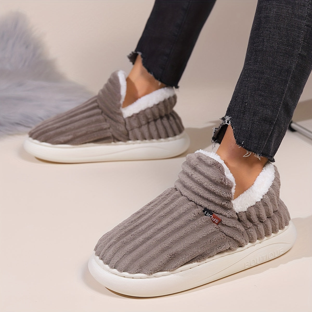 Amaia | Zapatillas de Casa Cerradas con Interior Afelpado