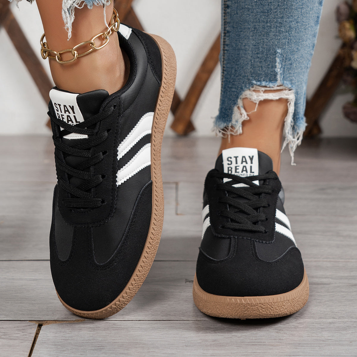 Sofía | Zapatillas Retro con Suela Caramelo
