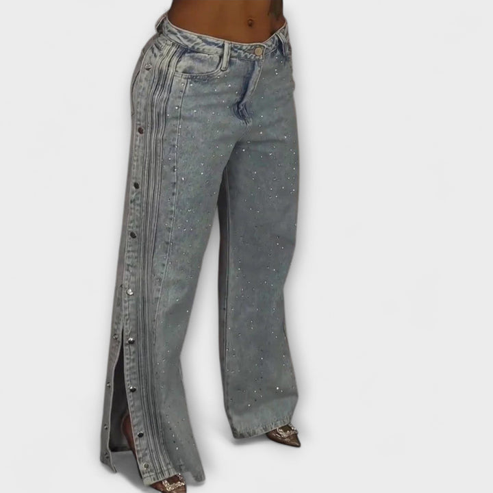 Nola - Jeans de Cintura Alta con Decoraciones de Strass y Botones Laterales