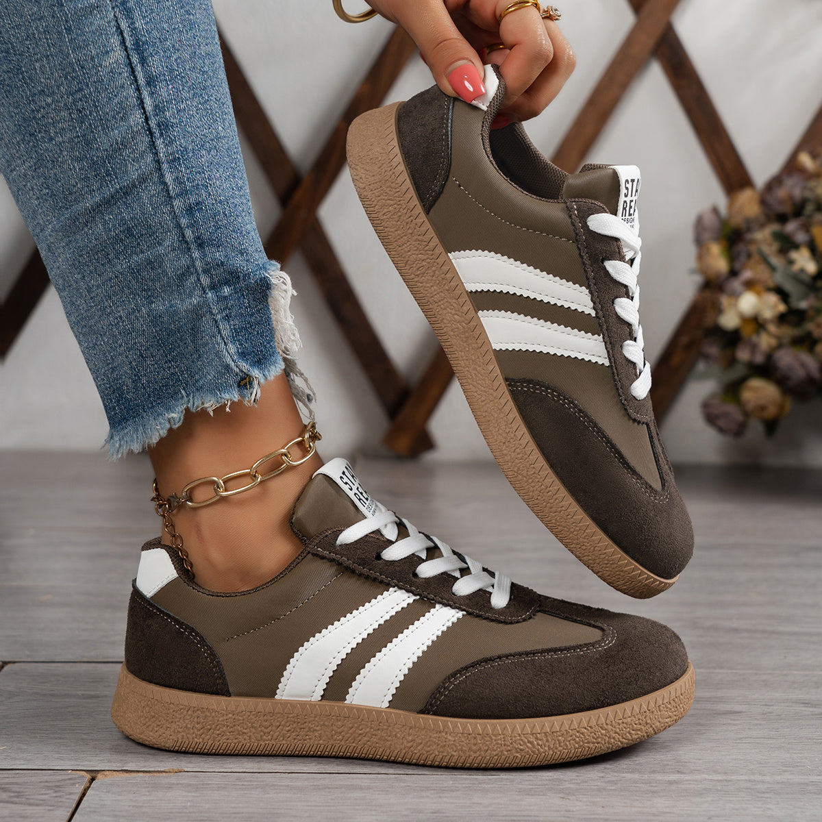 Sofía | Zapatillas Retro con Suela Caramelo