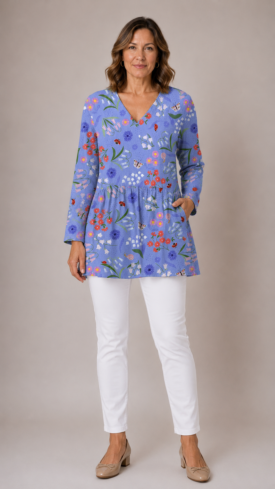 Blusa larga con escote en V, look completo