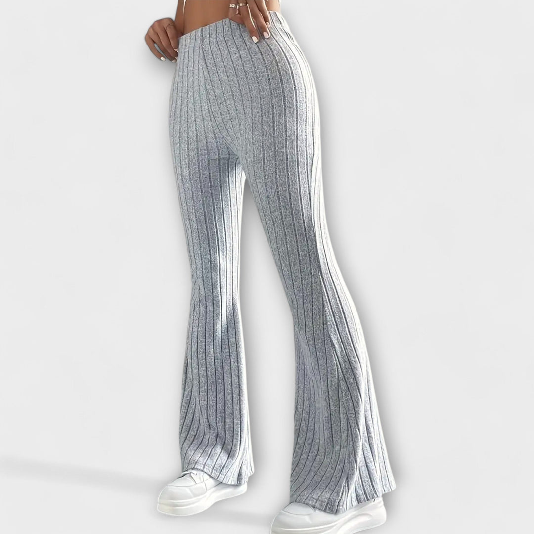 Luretta – Pantalones acampanados con estructura fina