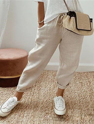 Pantalón Teresa en beige — corte holgado con bolsillos laterales