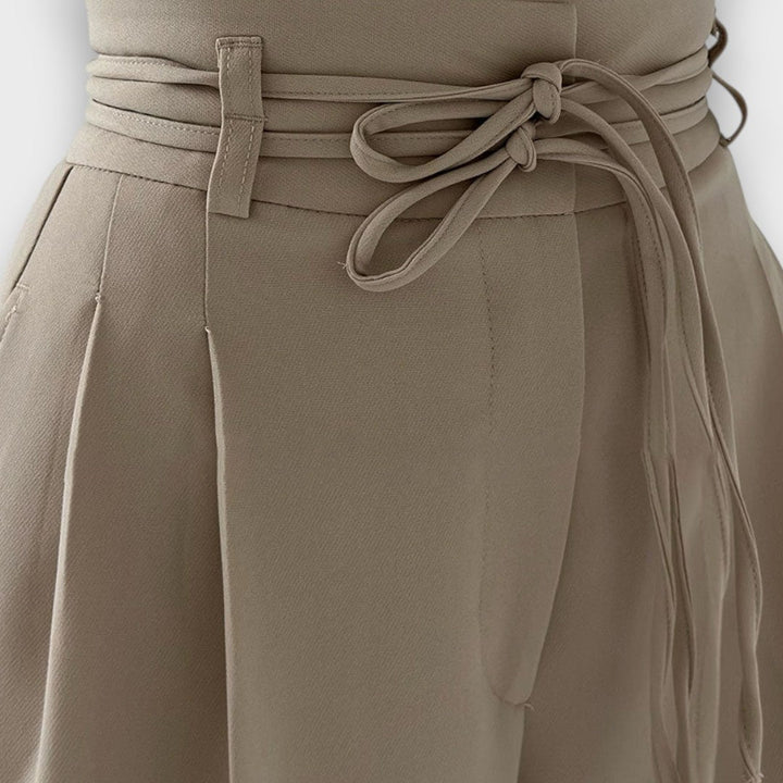 Giva – Pantalones con elegancia relajada