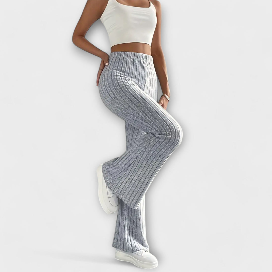Luretta – Pantalones acampanados con estructura fina