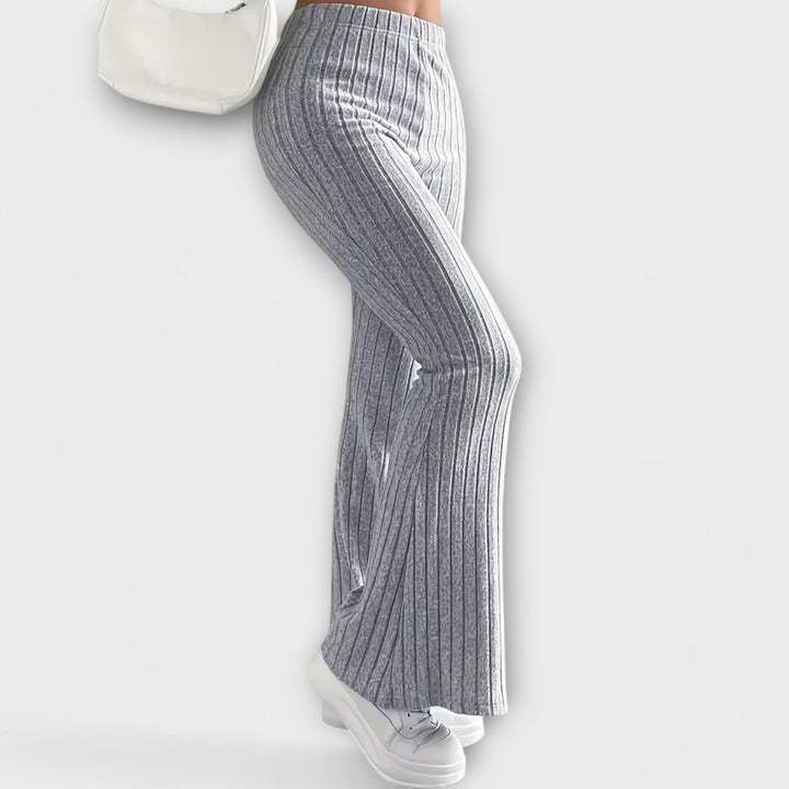 Luretta – Pantalones acampanados con estructura fina