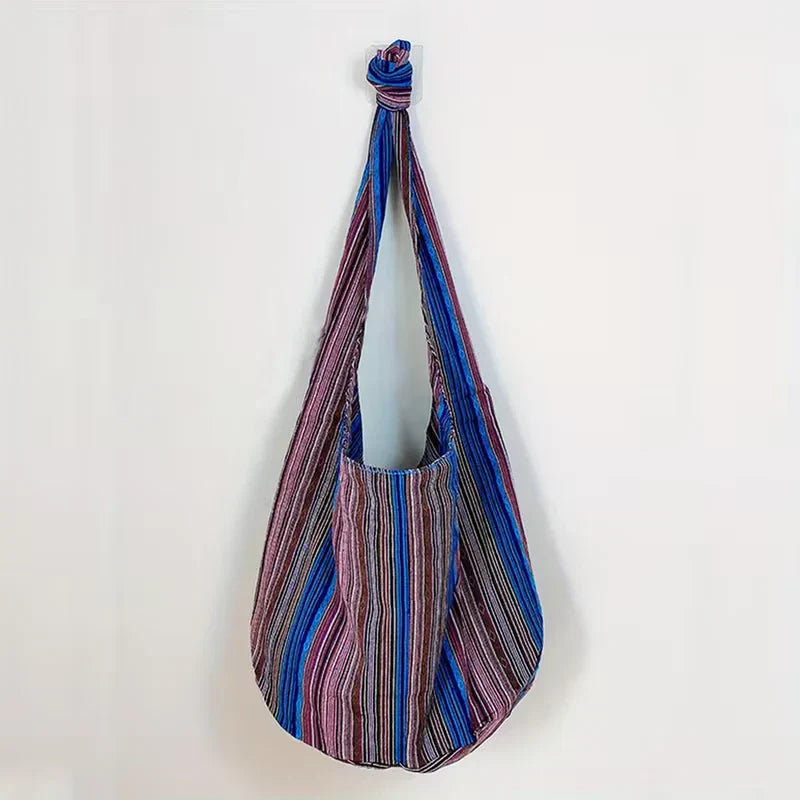 El espíritu bohemio de Maya | Bolso de hombro tejido