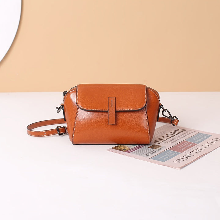 El lujo cotidiano de Lina | Bolso bandolera compacto de piel