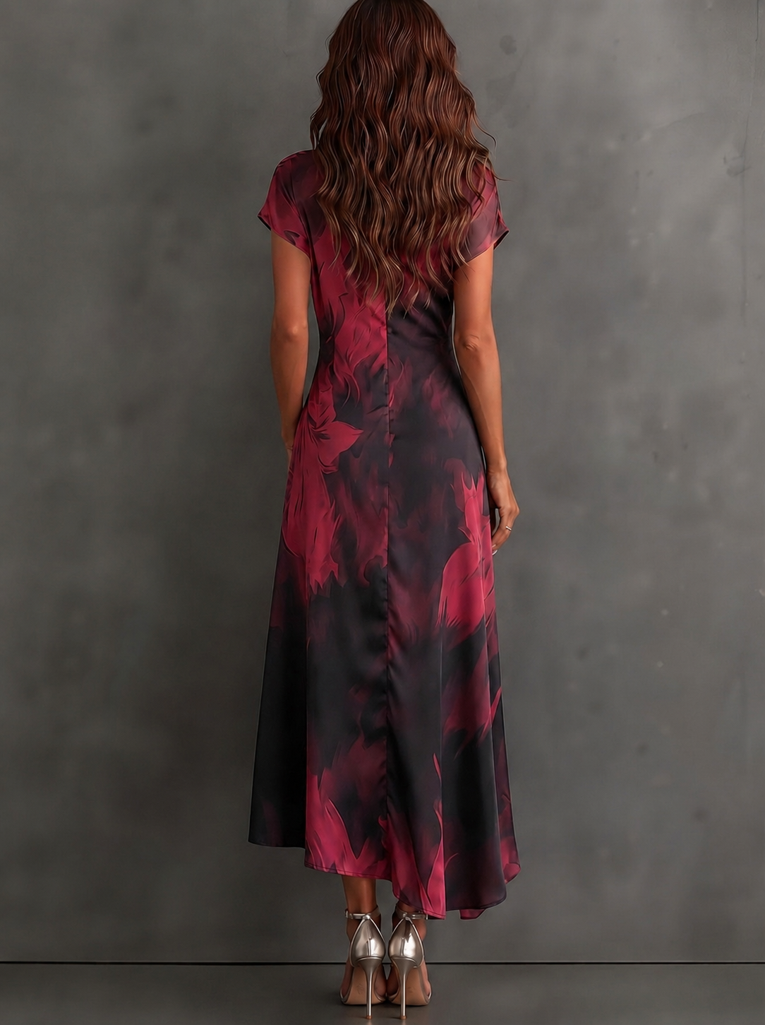 Emilia | Vestido Midi Cruzado con Estampado Abstracto y Bajo Asimétrico
