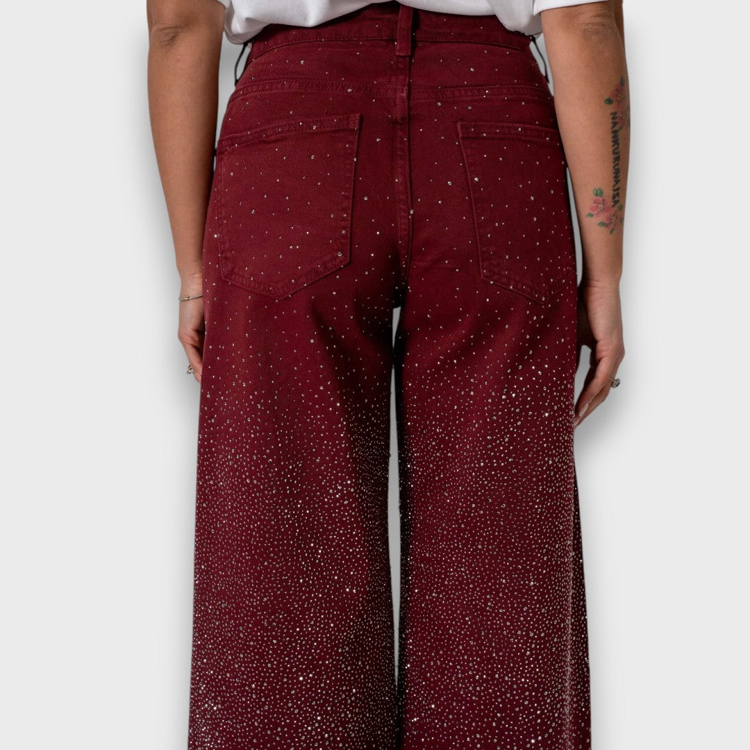 Marvie – Jeans de pierna ancha con strass en Burdeos