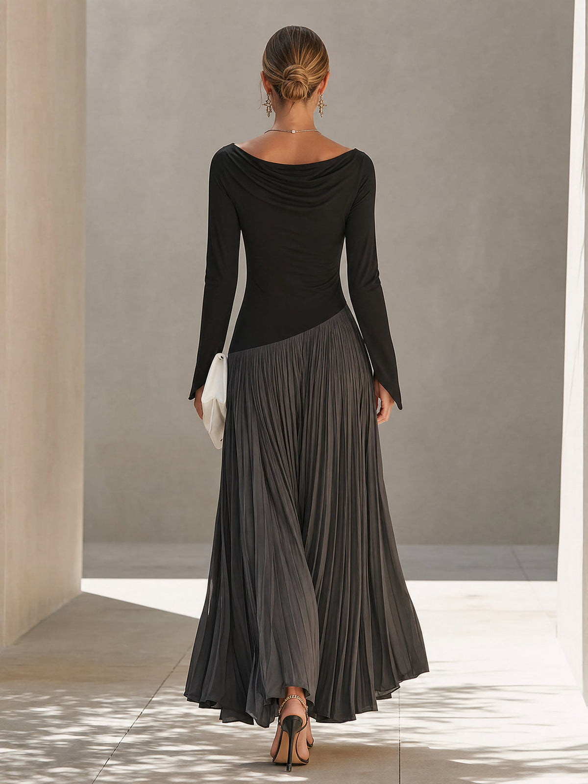 Amaranta | Vestido Largo Plisado Bicolor en Negro y Gris