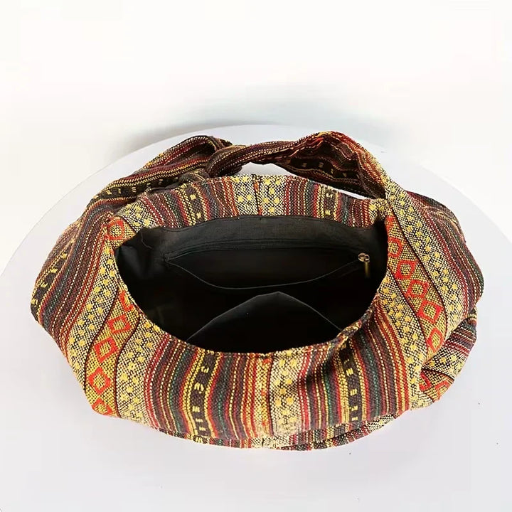 El espíritu bohemio de Maya | Bolso de hombro tejido