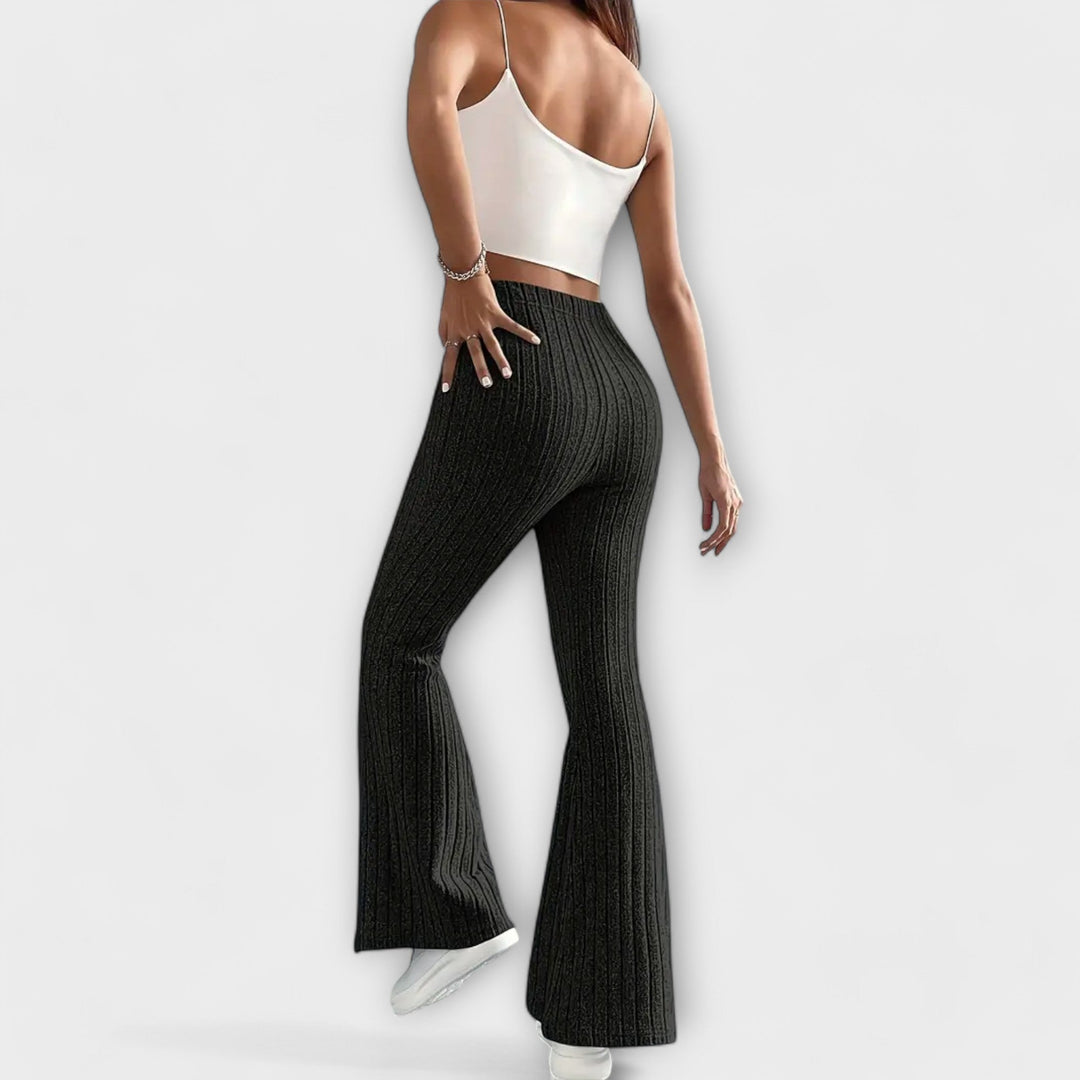 Luretta – Pantalones acampanados con estructura fina