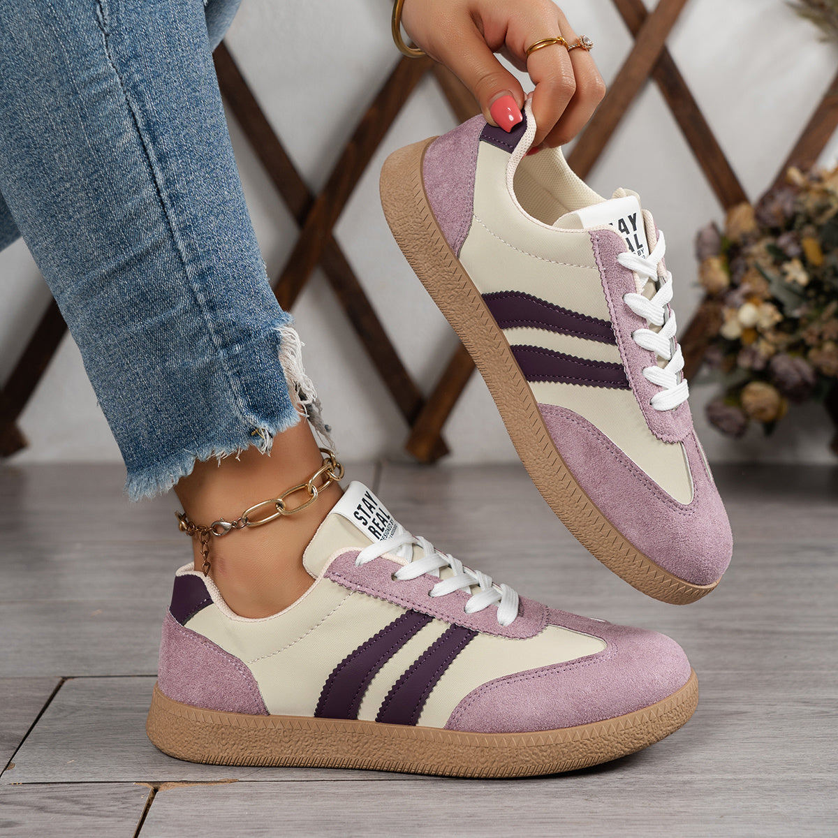 Sofía | Zapatillas Retro con Suela Caramelo