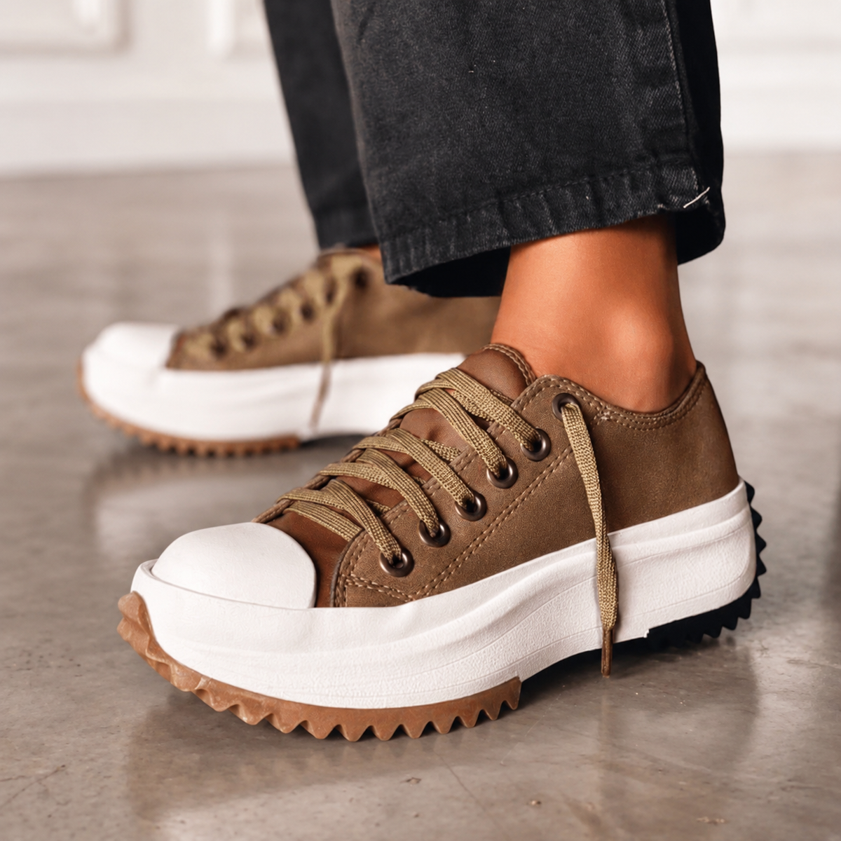 Bettina | Zapatillas de Plataforma Dentada — Marrón oscuro