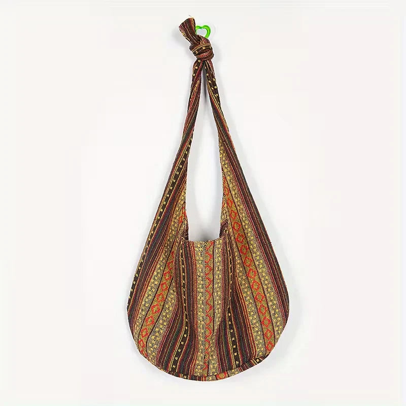 El espíritu bohemio de Maya | Bolso de hombro tejido