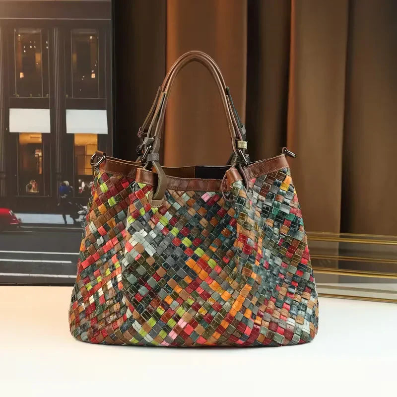 El encanto ecléctico de Marina | Bolso tote de piel con patchwork