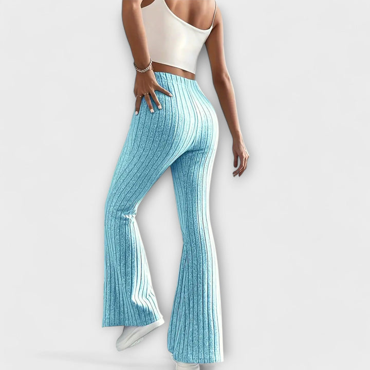Luretta – Pantalones acampanados con estructura fina