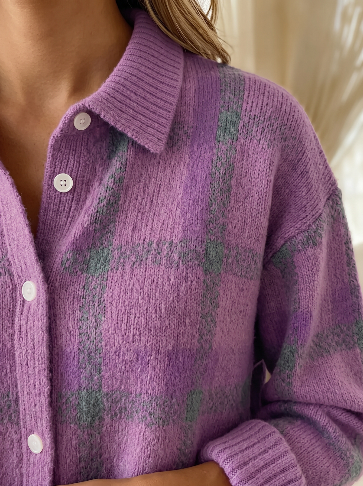 Mónica | Cárdigan de Cuadros en Morado