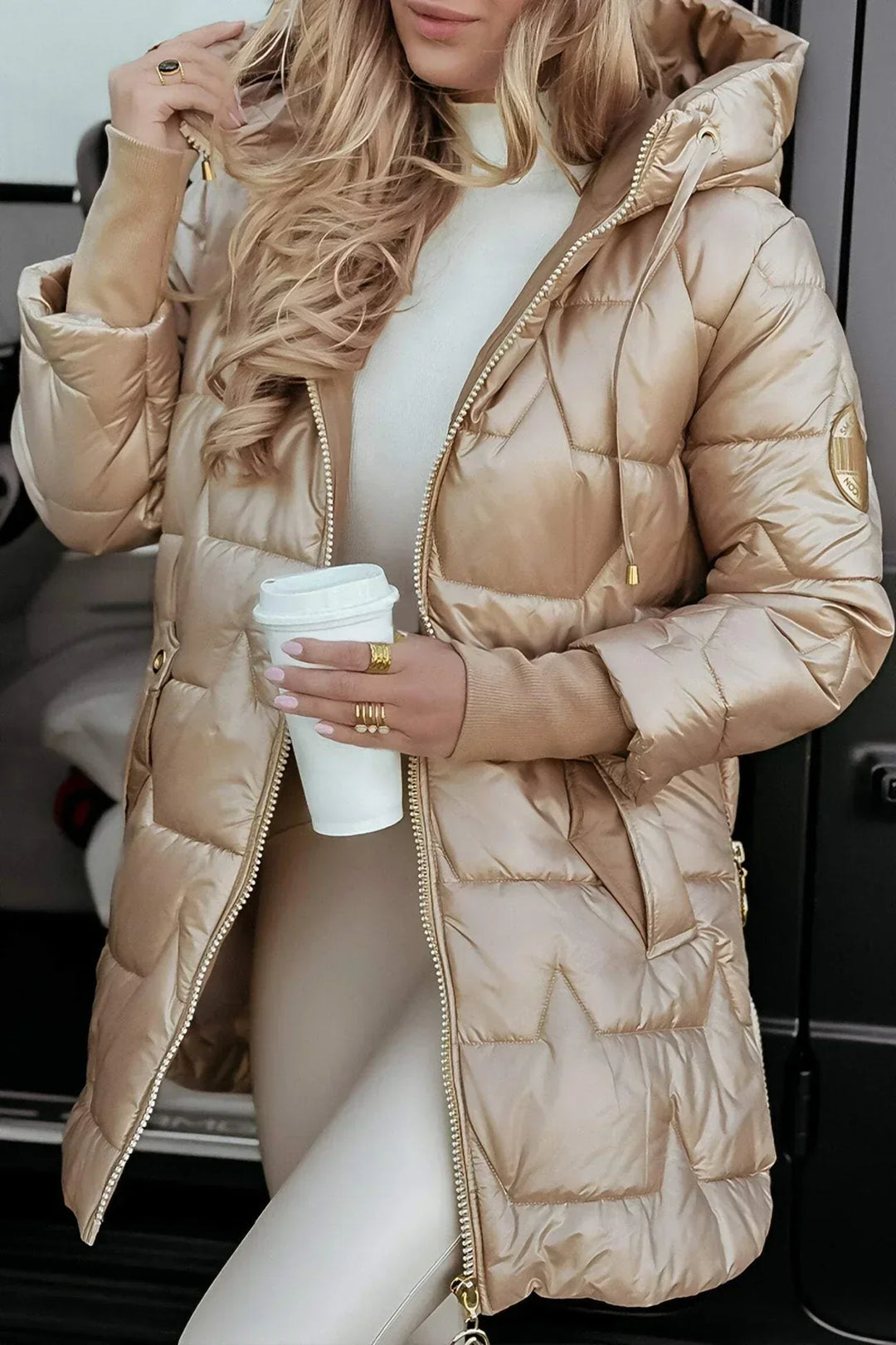 Celestia | Elegante abrigo de invierno con capucha y acolchado