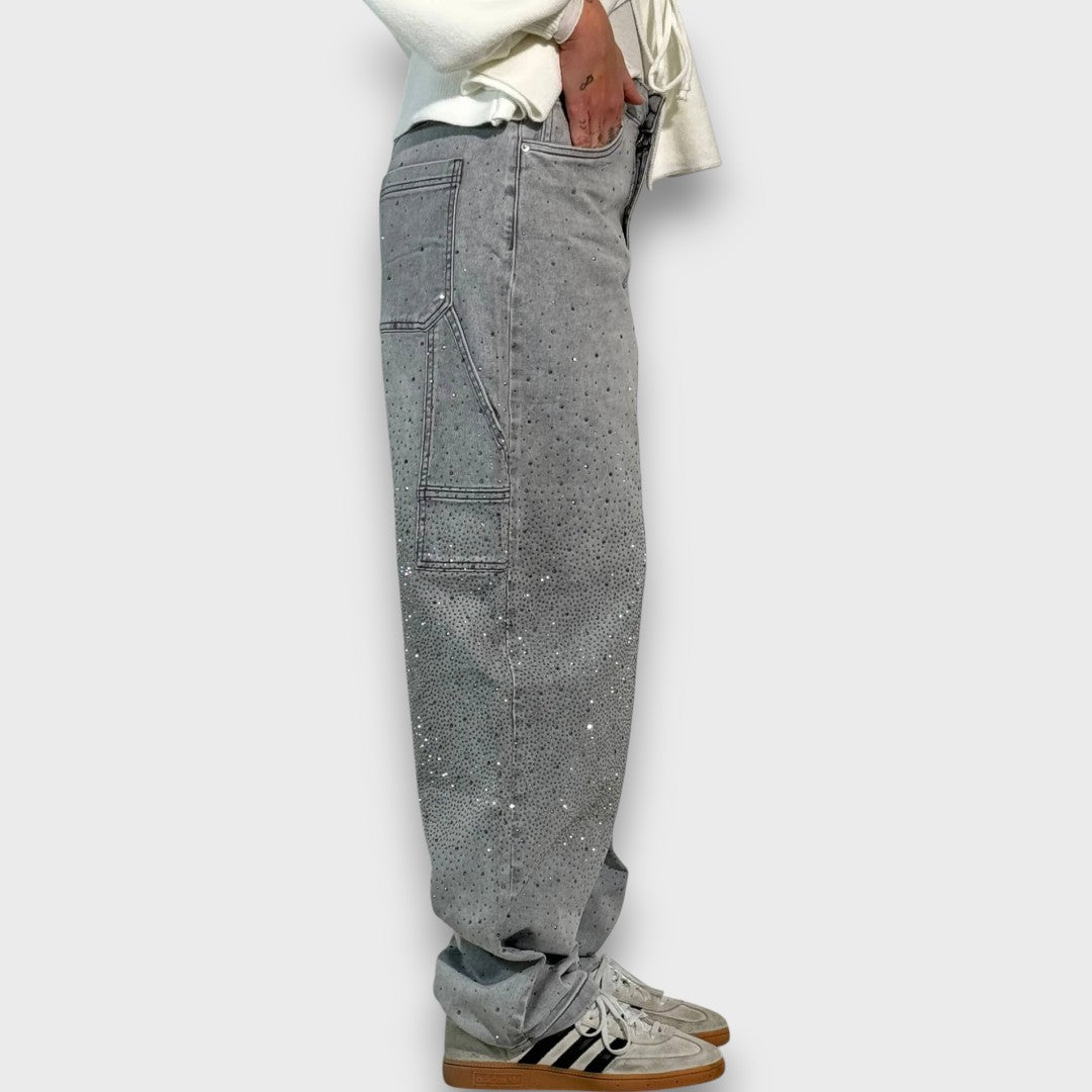Nolene – Jeans con acabado brillante y carácter urbano
