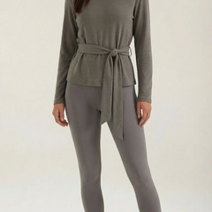 Holly | Camiseta con Detalle de Nudo