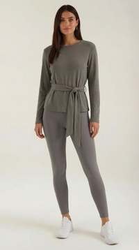 Holly | Camiseta con detalle de nudo