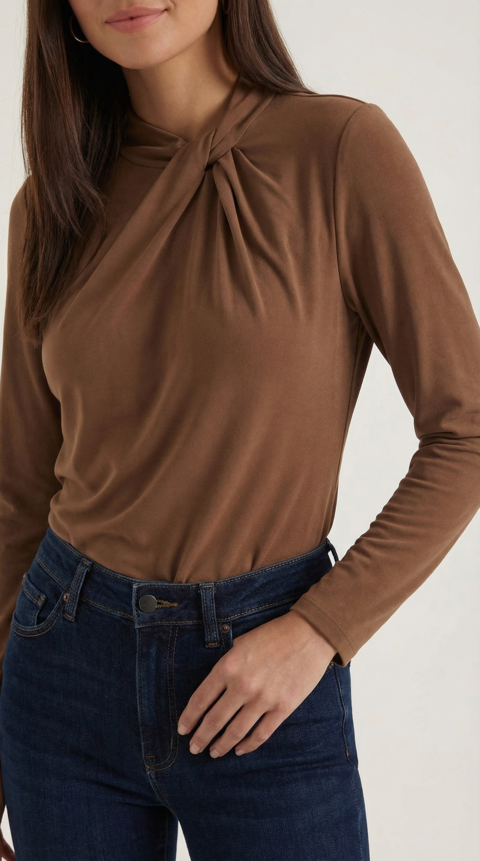 Jamie | Blusa con Cuello Alto y Lazo
