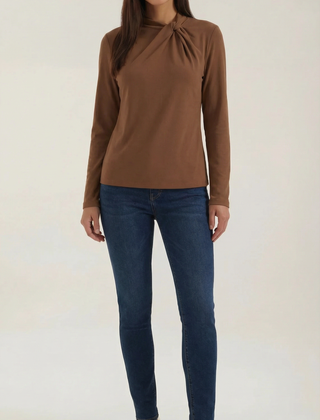 Jamie | Blusa con Cuello Alto y Lazo