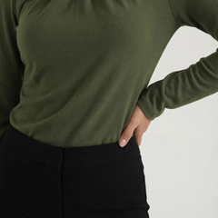 Jamie | Blusa con Cuello Alto y Lazo