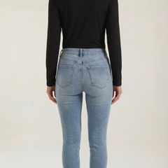 Jamie | Blusa con Cuello Alto y Lazo