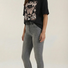 Justine | Camiseta Gráfica Oversize
