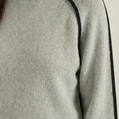 Priscila | Suéter de Cuello Alto con Detalles en Contraste