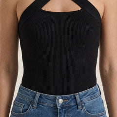 Brianna | Top Halter con Tirantes Cruzados