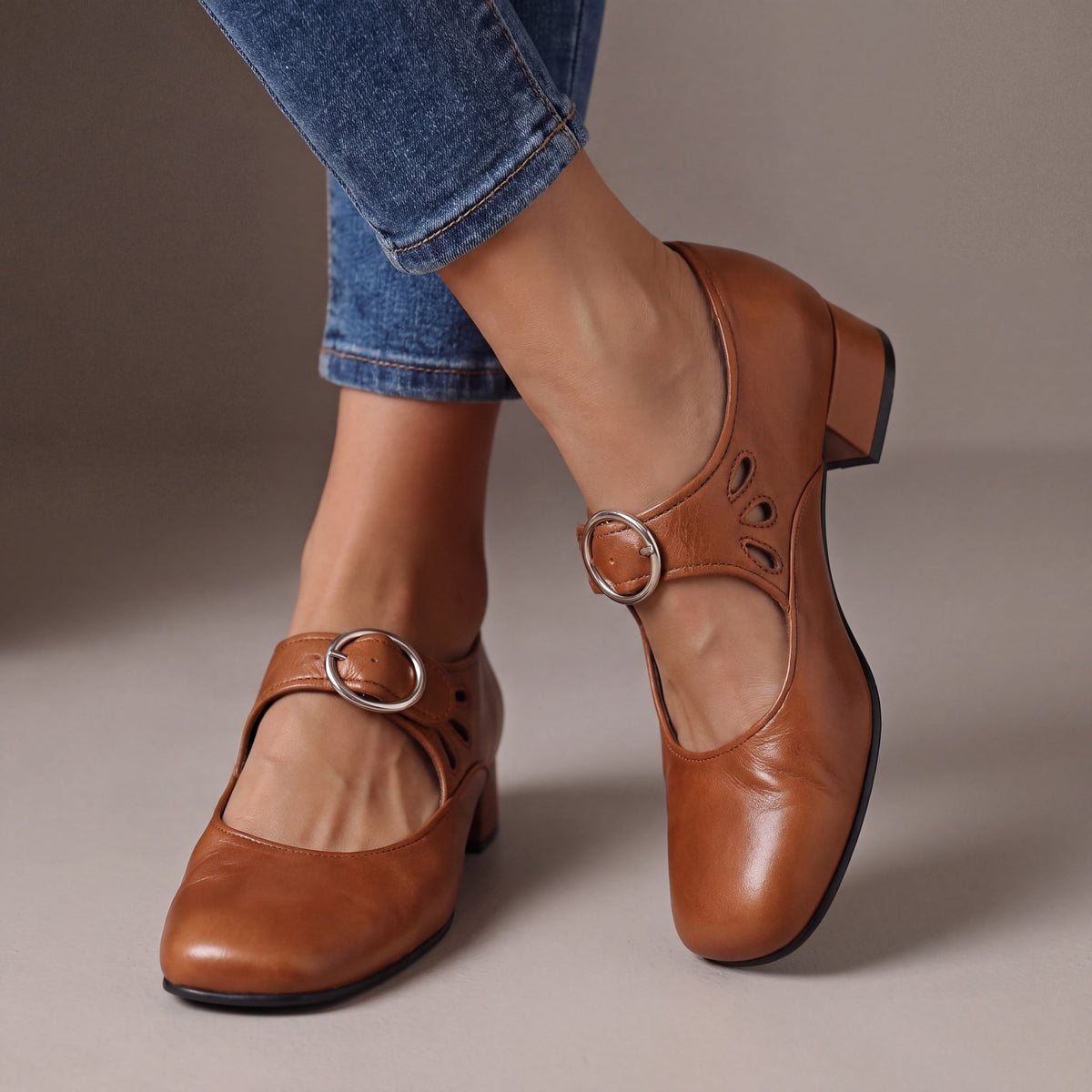 Giuseppina | Zapatos Mary Jane con tacón ancho y correa al tobillo