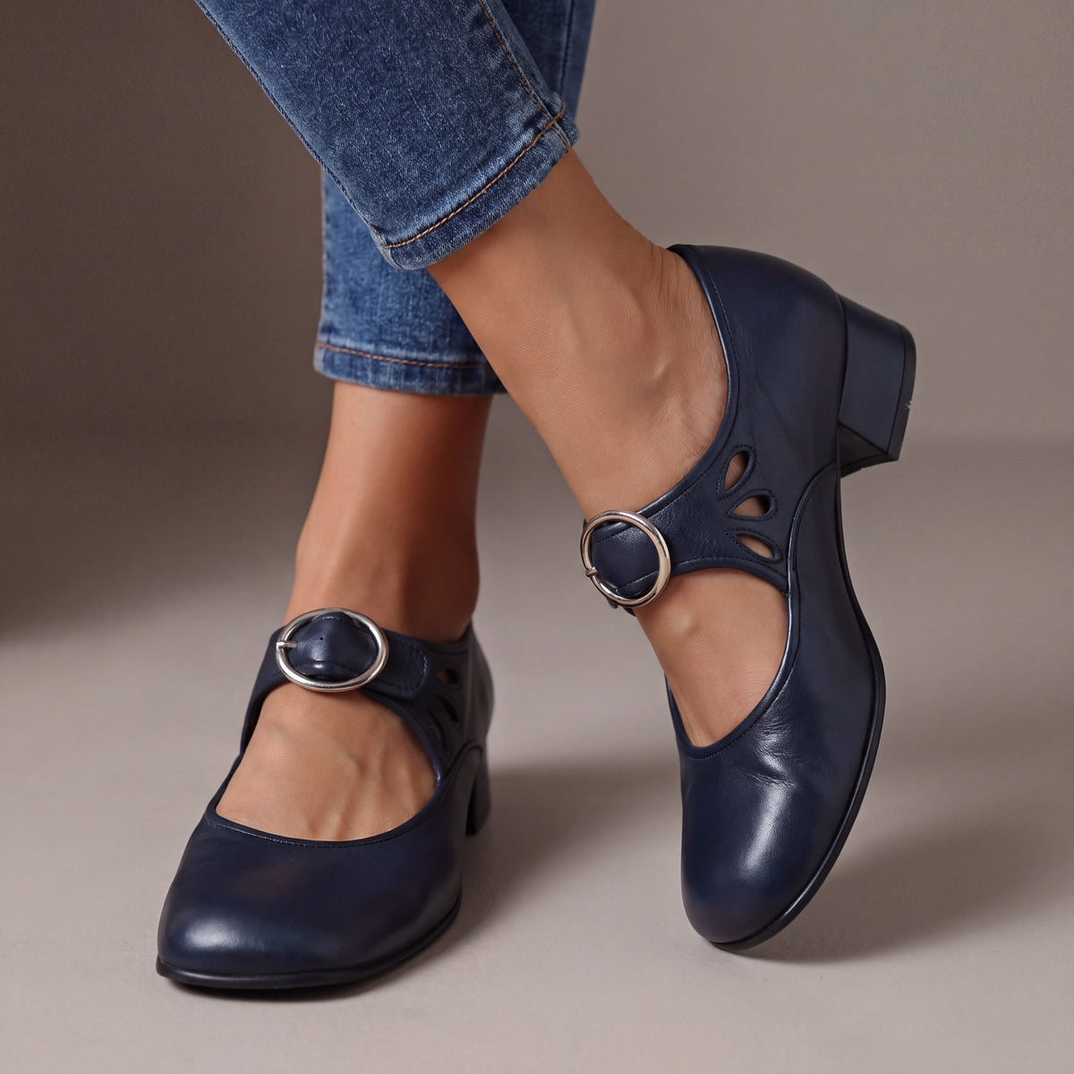 Giuseppina | Zapatos Mary Jane con tacón ancho y correa al tobillo